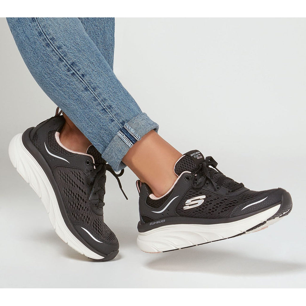 Skechers Relaxed Fit: D’Lux Walker – Infinite Motion Trainers